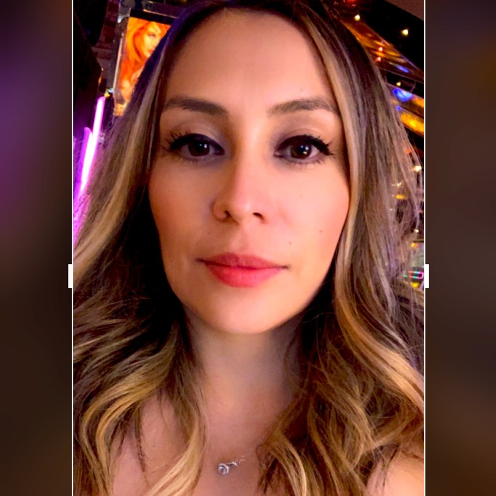 Meet your Posher, Alejandra